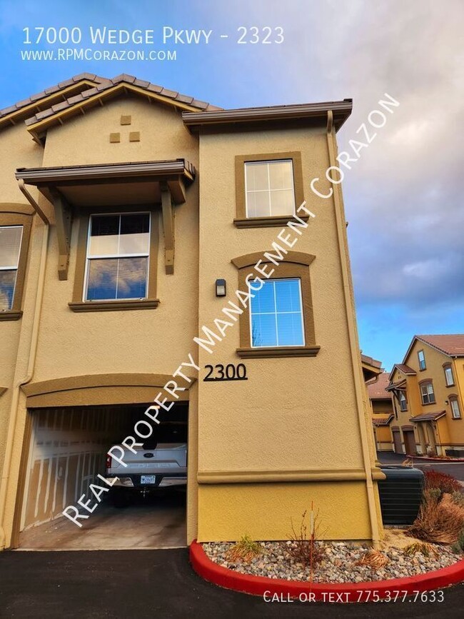 Building Photo - 2 Bed, 2 Bath with loft in Fallen Leaf Com...