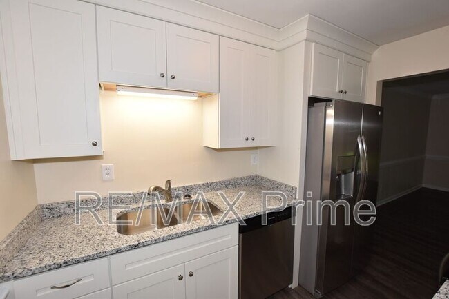 Building Photo - 67 King George Quay