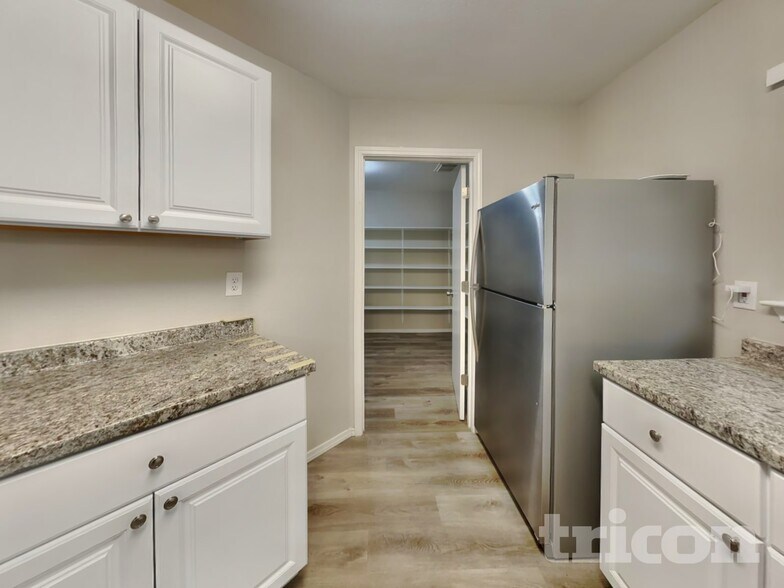 Building Photo - 9806 Burr Press Ln