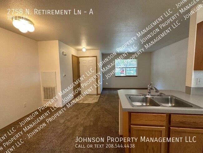 Building Photo - 2758 N Retirement Ln