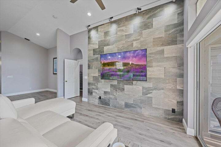 Building Photo - 3673 Miramontes Cir