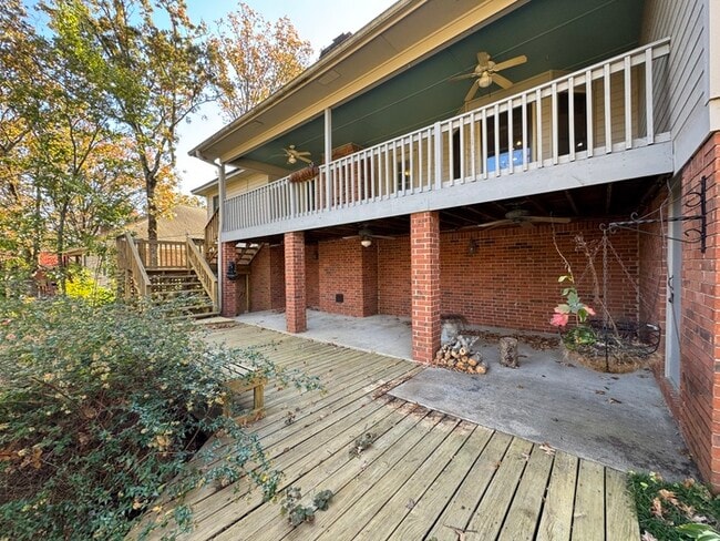 Building Photo - Very Nice 4 Bedroom 2.5 Bathroom Home in N...