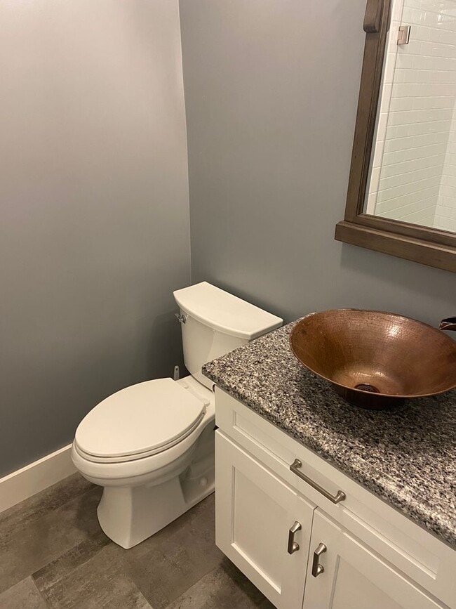 Building Photo - Beautifully remodeled 3 Bdrm+Master retrea...