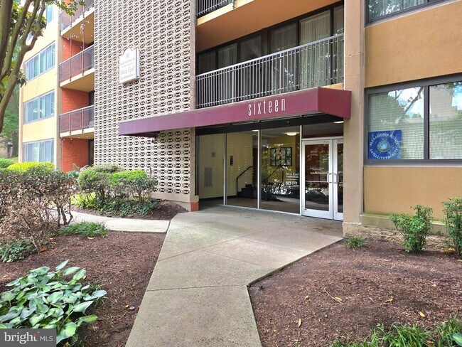 Building Photo - 16 S Van Dorn St