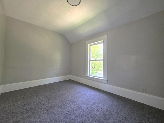 Building Photo - 6215 Carpenter Ave