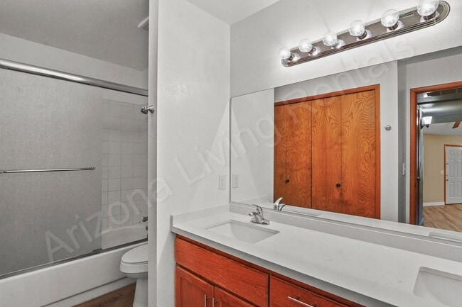 Building Photo - PRIME DOWNTOWN LOCATION!