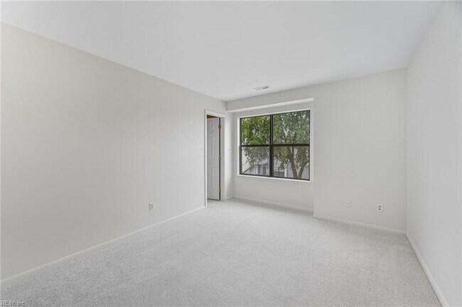Building Photo - 2416 Loran Ct