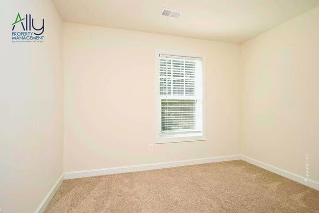 Building Photo - 1610 Kempton Pl