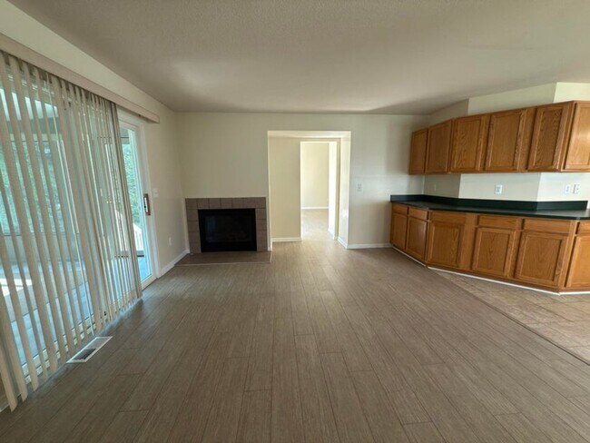 Building Photo - 1929 Harley Dr