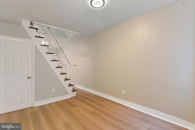 Building Photo - 2530 Collins St