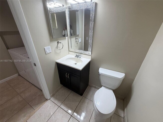 Building Photo - 1206 San Remo Cir