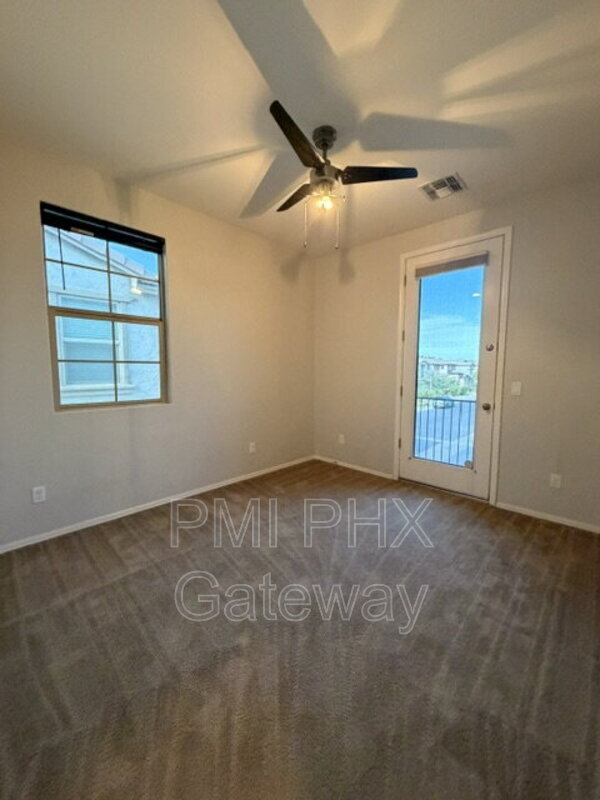 Building Photo - 5169 S Moccasin Trail