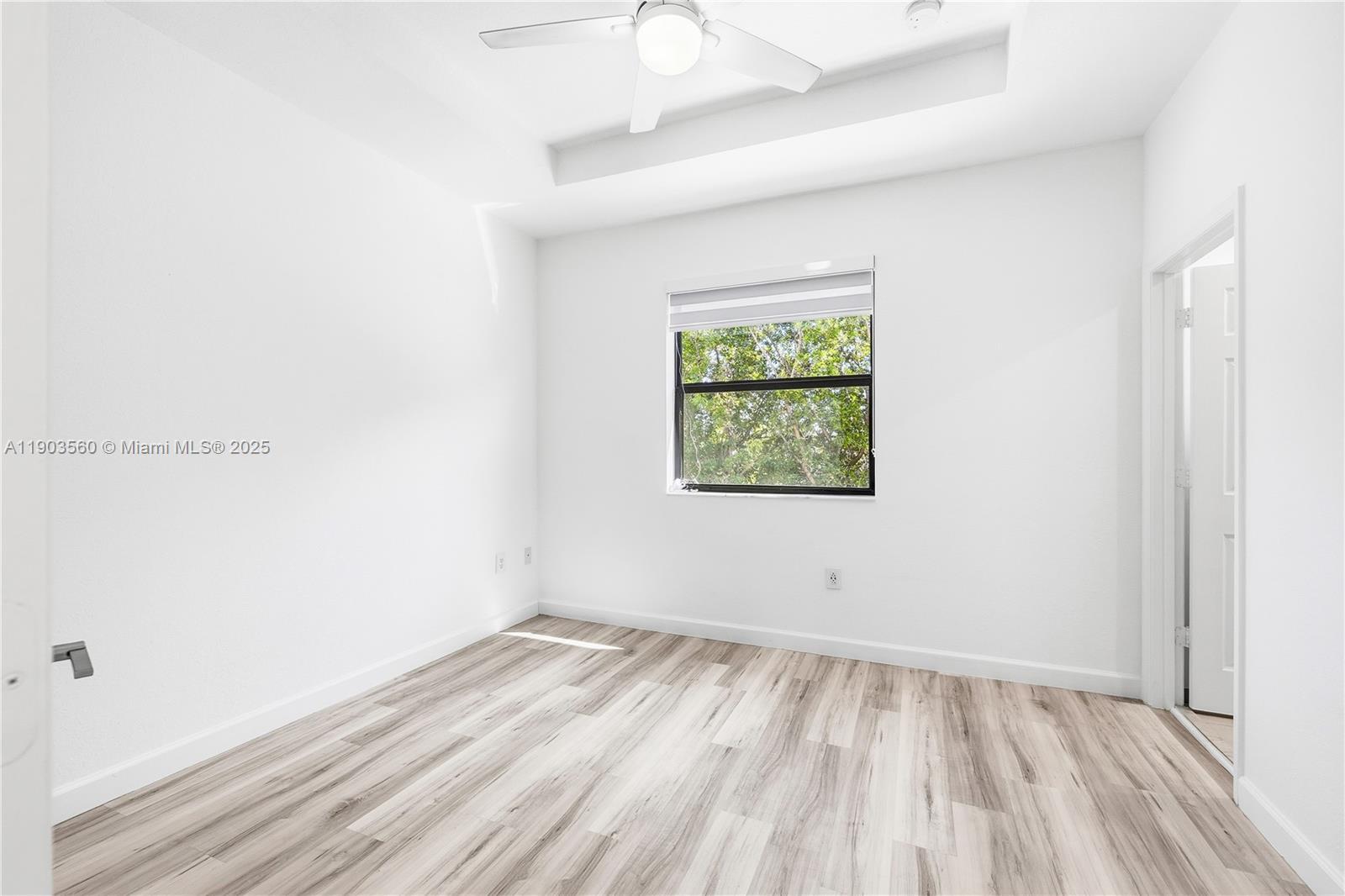 Building Photo - 10537 W 32nd Ln