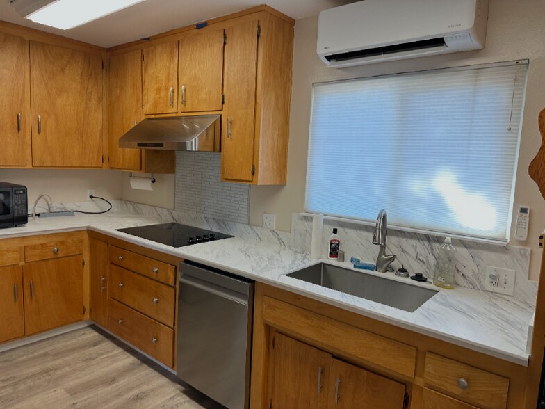 Building Photo - 21540 River Pine Ct