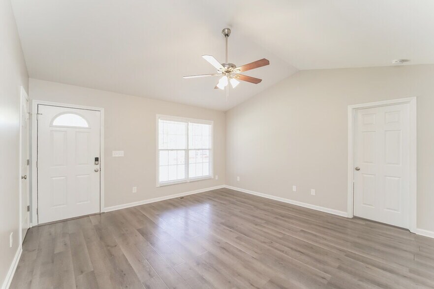 Building Photo - 135 Fritzvon Dr