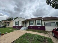 Building Photo - 2318 Fenwick Dr