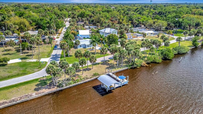 Building Photo - 4408 E Riverside Dr