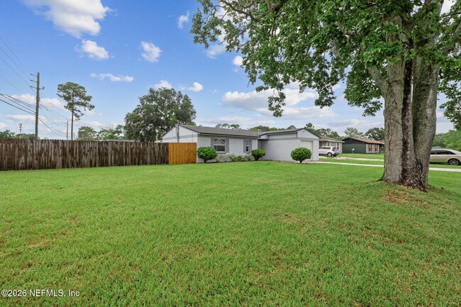 Building Photo - 7600 Pheasant Run Dr