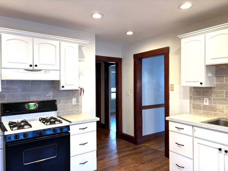 Building Photo - 80 Sanborn Ave