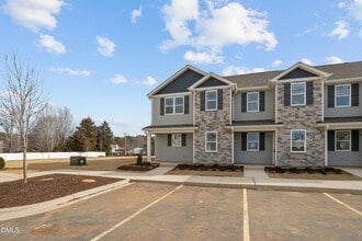 Building Photo - 1021 Peony Ln