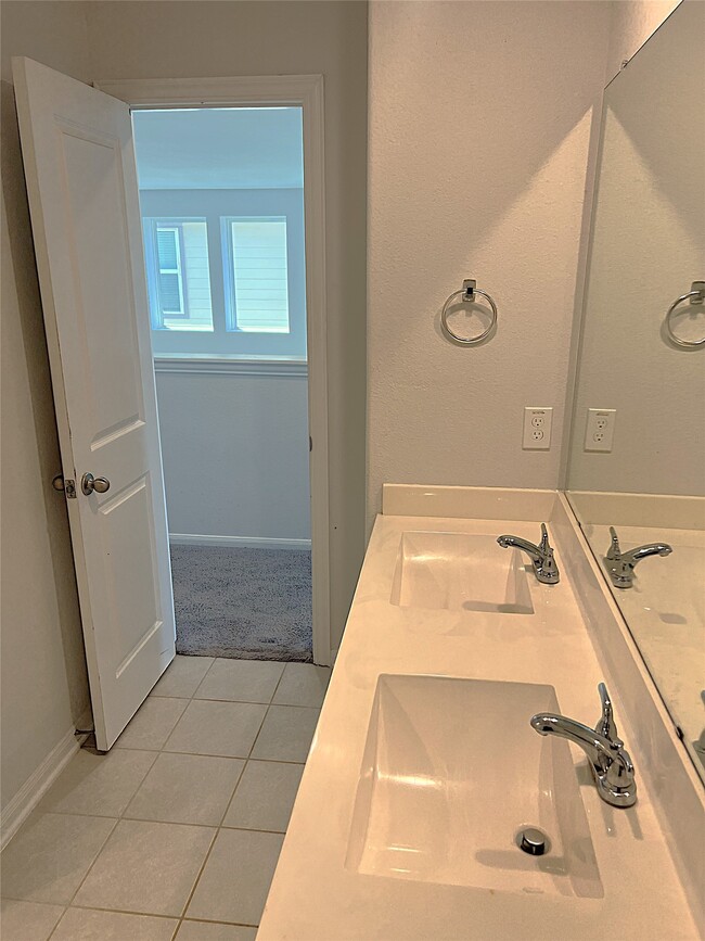 Building Photo - 14302 Beach Pine Trail