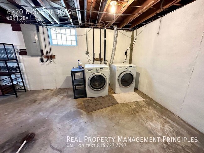 Building Photo - Completely Renovated 4 Bedroom home with b...