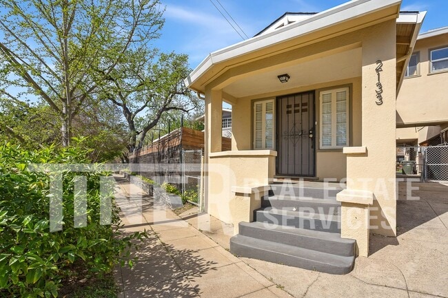 Building Photo - 2133 Marshall Way