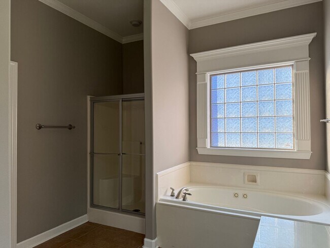 Building Photo - 3200 Mossy Creek Dr