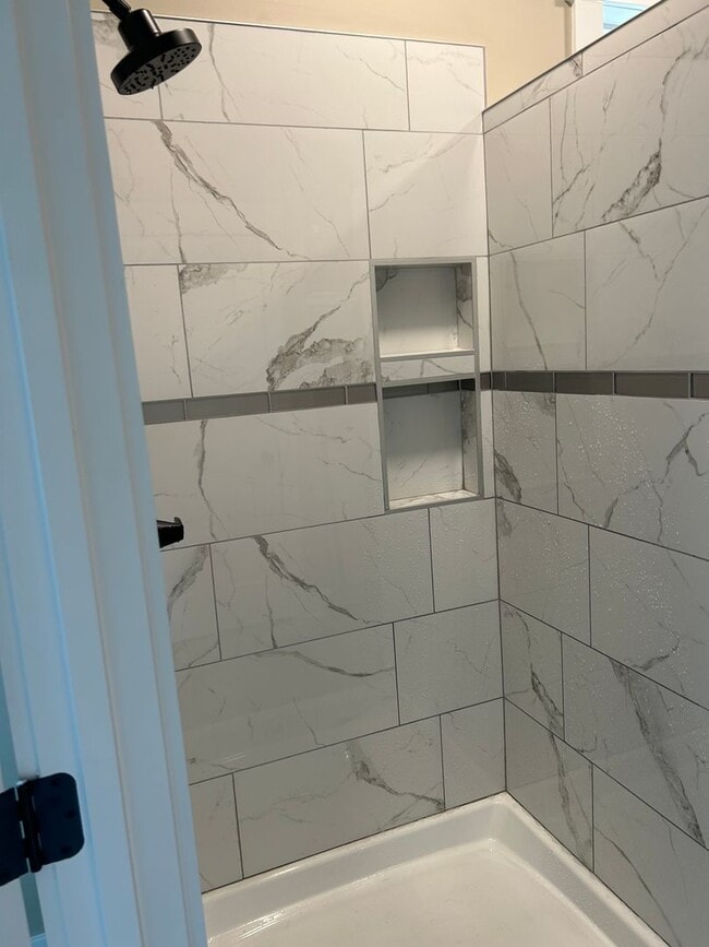 Building Photo - For Rent: Like New 3-Bedroom 2.5 Bath Home for Rent