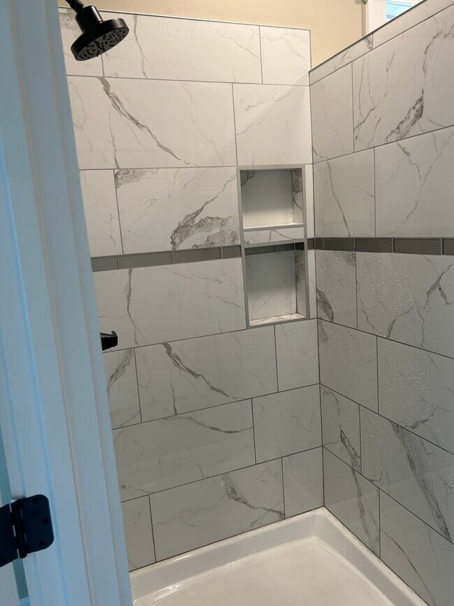 Building Photo - For Rent: Like New 3-Bedroom 2.5 Bath Home...