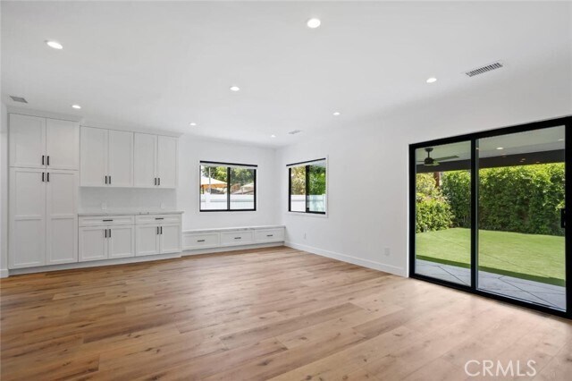 Building Photo - 6942 Wystone Ave