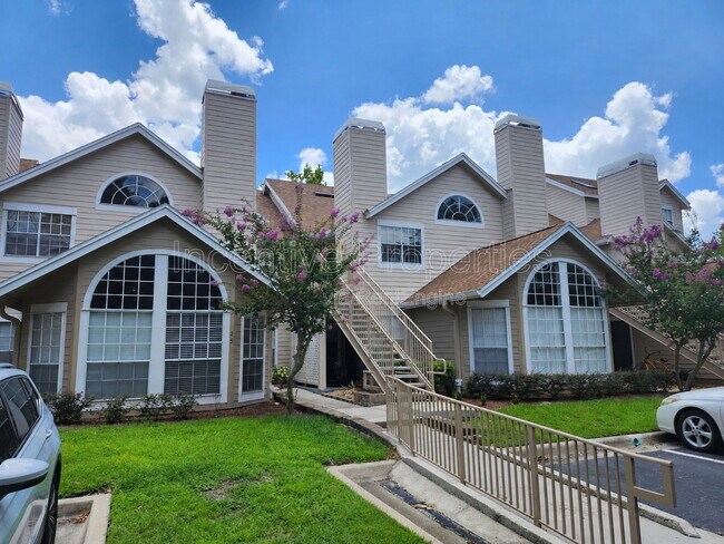 Building Photo - 575 Bloomington Ct