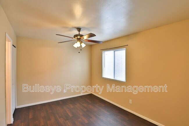 Building Photo - 700 W University Dr