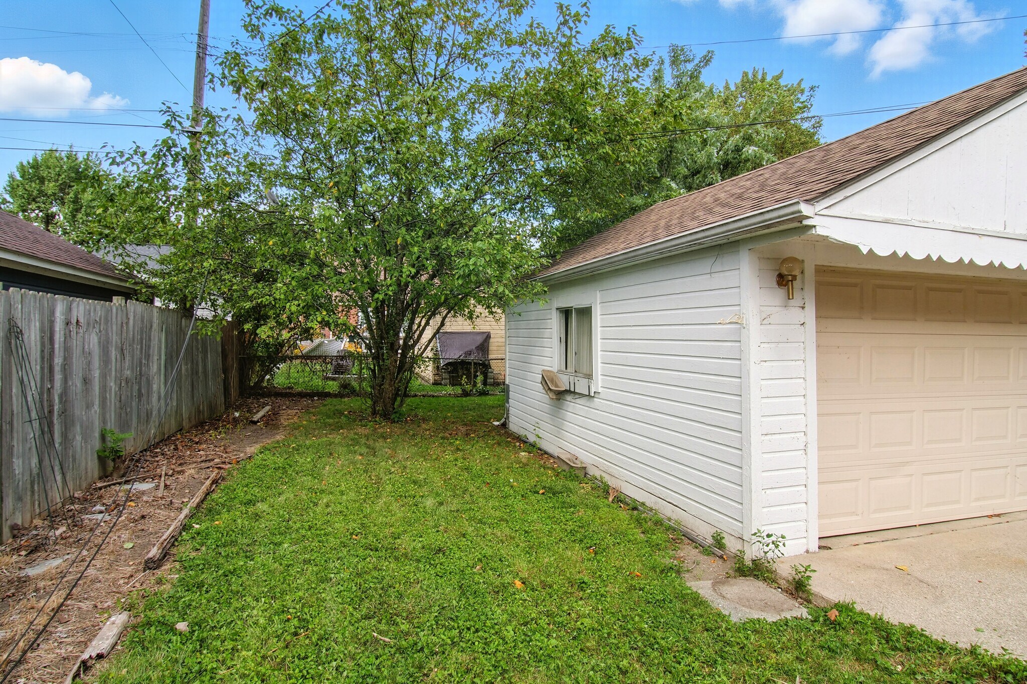 Building Photo - 20943 Hunt Club Dr