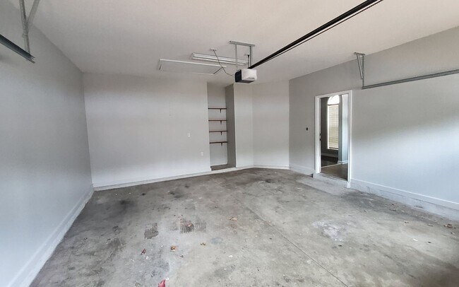 Building Photo - 2706 Bending Elm Dr