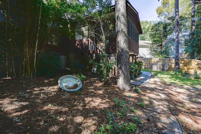 Building Photo - 1405 Parkdale Dr