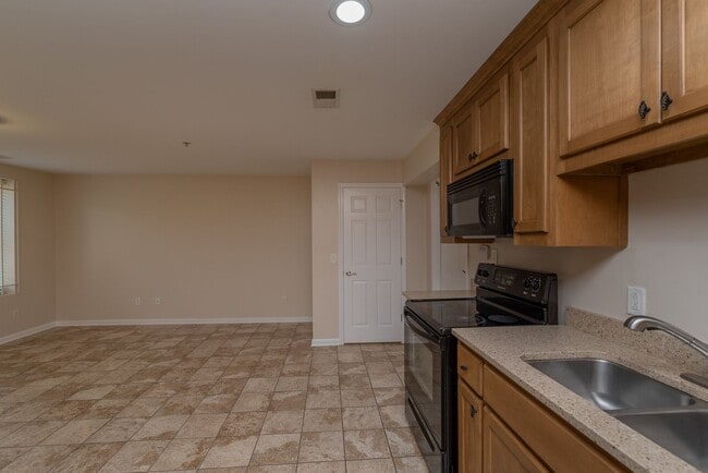 Building Photo - 2 bed/2 bath unit in Downtown Augusta, with washer & dryer!