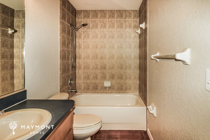 Building Photo - 1460 Greenview Ave