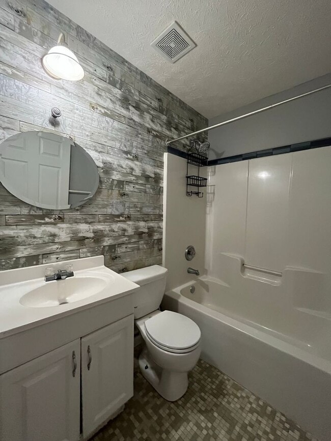 Building Photo - Beautiful Home Located Off Of Whitesville ...