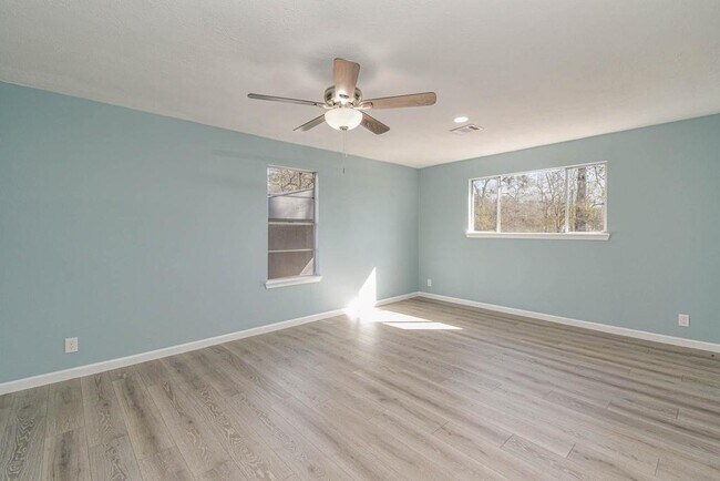 Building Photo - 3735 Woodpeckers Grove