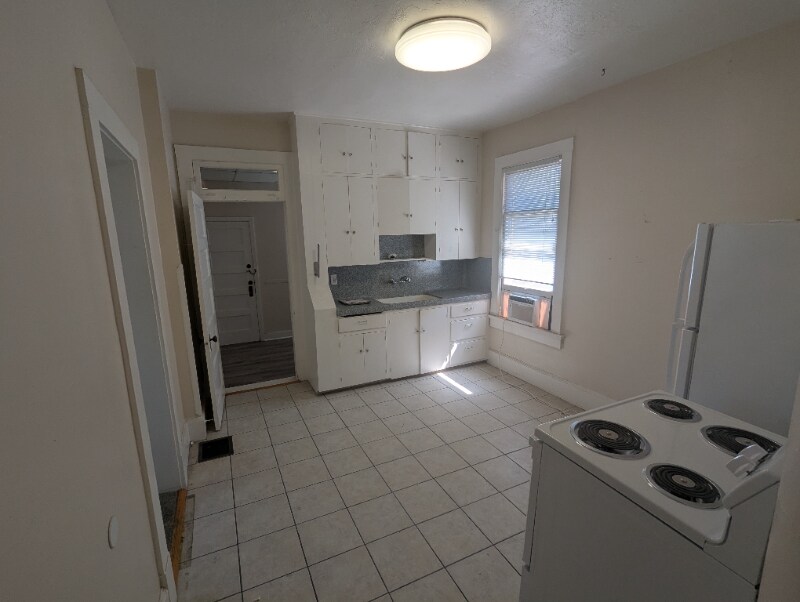 Building Photo - 805 E 100 S