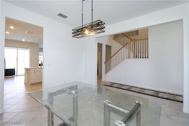 Building Photo - 2213 Avocado Ln