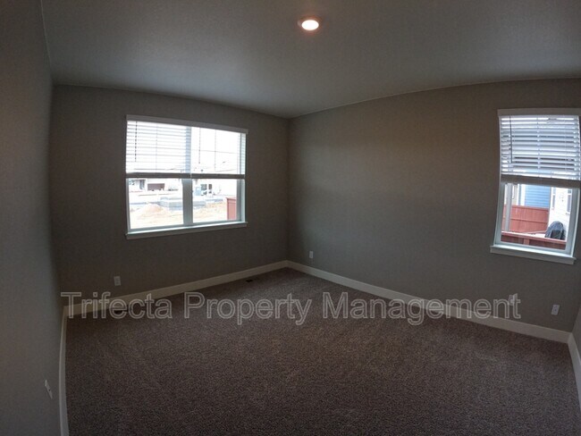 Building Photo - 1938 Raindrop Dr