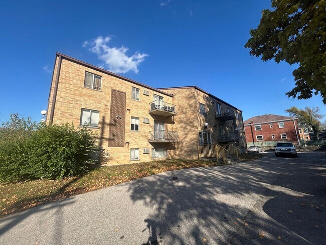 Interior Photo - 830 Nebraska Ave