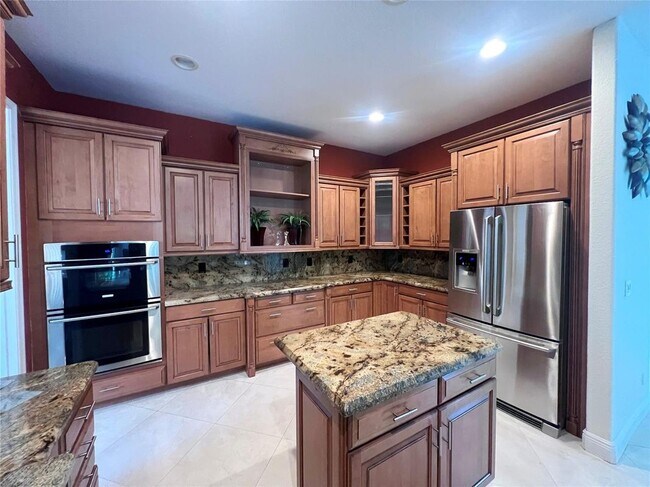 Building Photo - 6301 SW 58th Ct