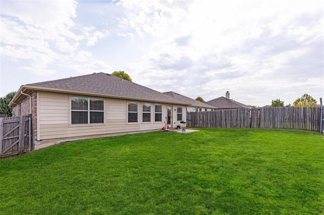 Building Photo - 325 Crosscreek Dr