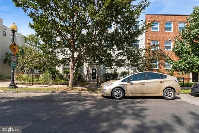 Building Photo - 302 K St SE