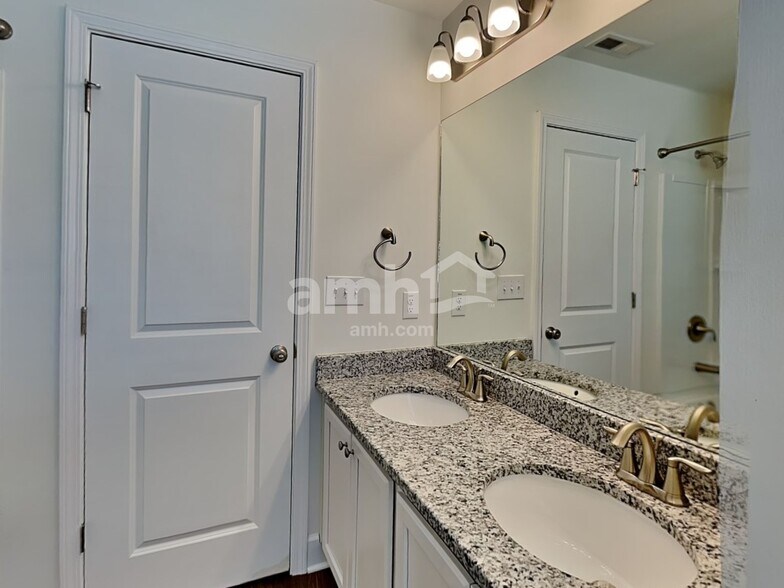 Building Photo - 4316 Spregan Way