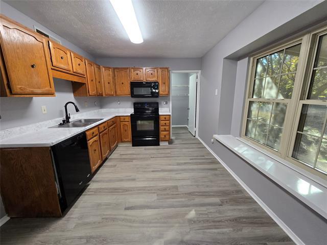 Building Photo - 5216 Kemp Dr