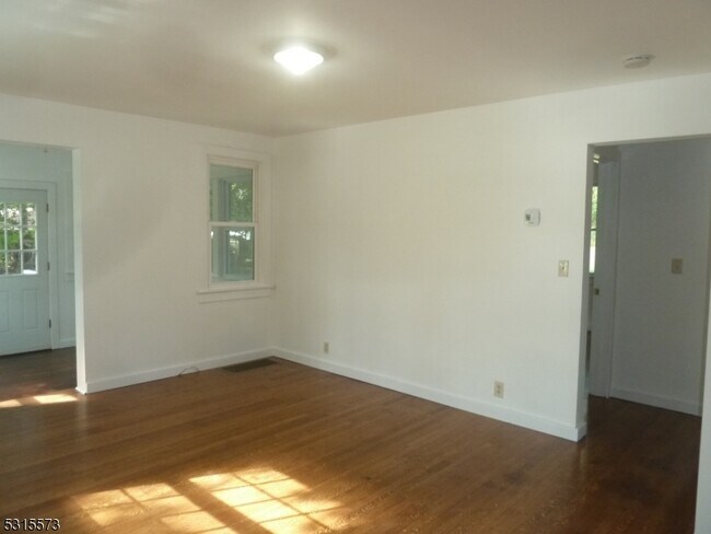 Building Photo - 126 US-46